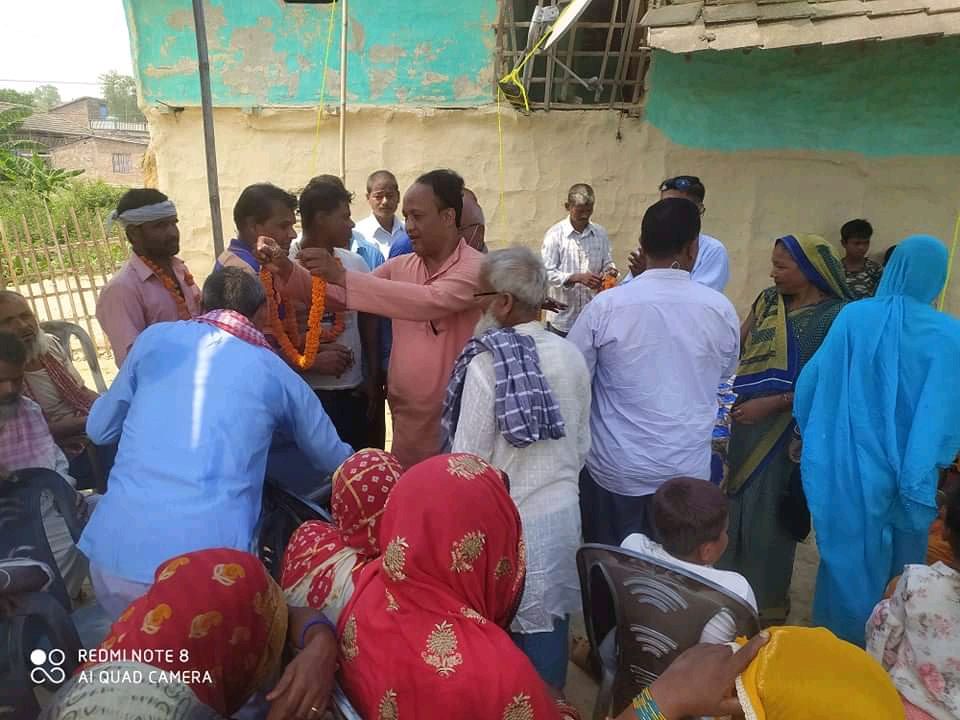 काङ्ग्रेसमा पार्टी प्रवेश गर्ने जनलहर लहान १८ का २ सय जना एमाले प्रतयाग गरी काङ्ग्रेसमा प्रवेश