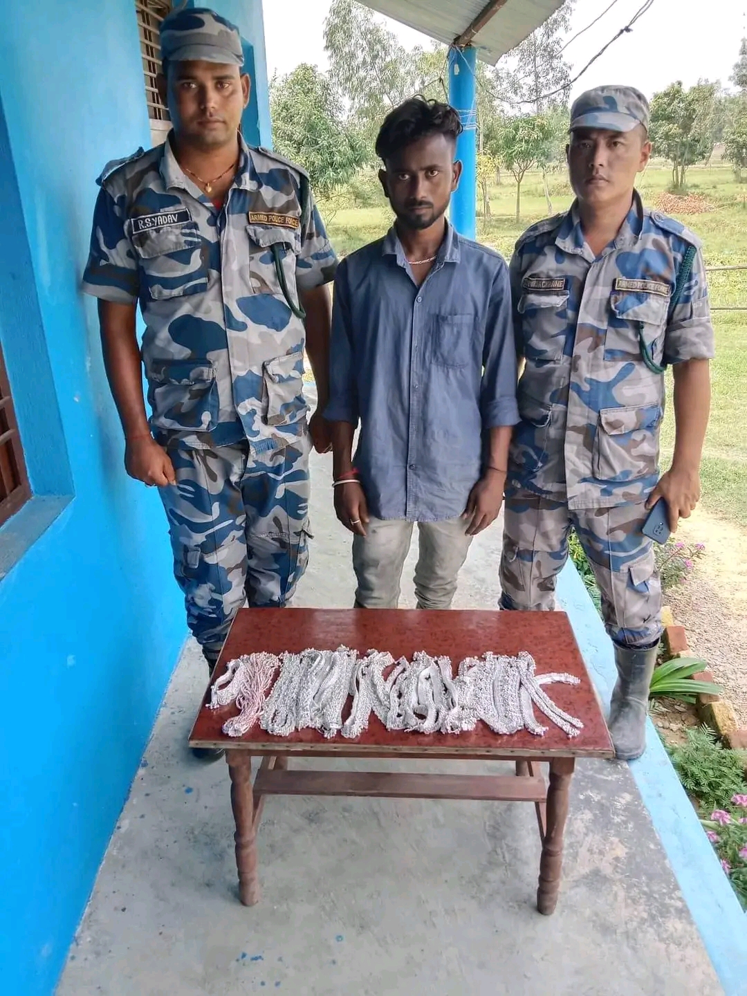 सप्तरी बाट  अबैध भारी परिमाणको चाँदीका तयारी गहना सहित एक भारतीय पक्राउ ।