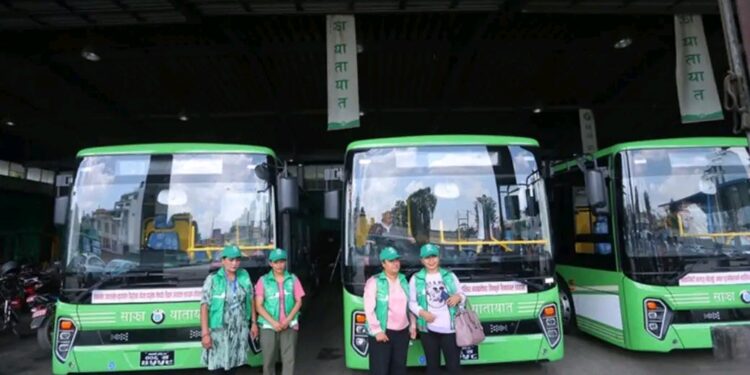 काठमाडौंमा साझाका ३ वटा विद्युतीय बस सञ्चालनमा