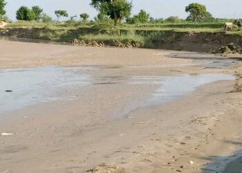वर्षेनी बलान नदीले धार परिवर्तन सँगै बस्ती जोखिममा