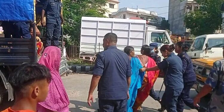 जनकपुरमाबाट एक सय  जना भन्दा बढी सुकुमबासी पक्राउ