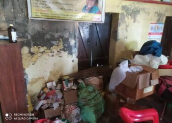 स्वास्थ चौकी मै इन्चार्जको बास गोदाममा परिणत भए कार्यालय