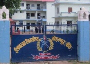 हिरासतमा रहेकी महिलालाई मध्यरातमा आफ्नो कोठामा लैजाने असई पक्राउ