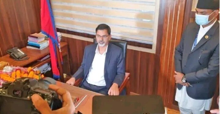 अर्थमन्त्री जनार्दन शर्माले सम्हाले कार्यभार