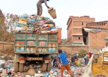 काठमाडौं महानगरले आजबाट फोहोर उठाउन थाल्यो
