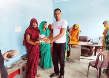 बलान बिहुलका अध्यक्ष यादवद्वारा पौस्टिक खाध्यान वितरण