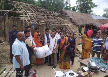 आगलागी पीडित ,पत्नी शोकमा रहेका अतिबिपन्न परिवारलाई राहत सहयोग