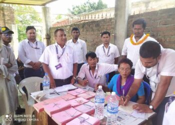 नापी कार्यालय लहान द्वारा गाउँ बल्क जग्गाको लाल पुर्जा वितरण