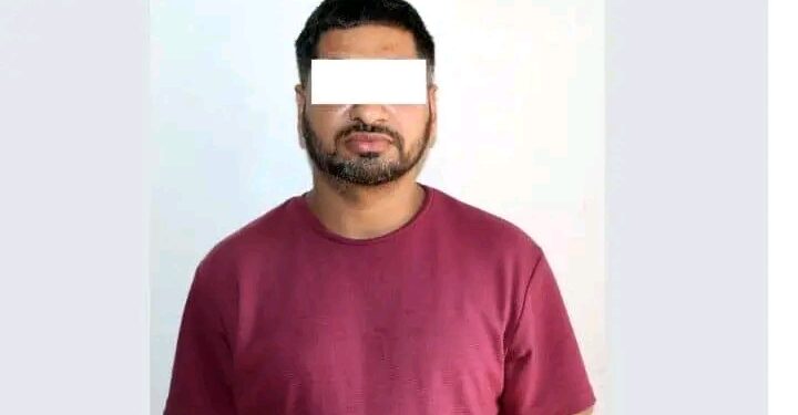 भन्सार छलेर ल्याइएका १२ थान मोबाइलसहित भारतीय नागरिक पक्राउ