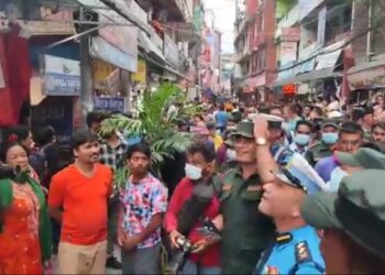 महानगरपालिकाले अवैध संरचना भत्काएपछि ब्यापारीहरु आक्रोश