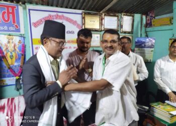 मेयर चौधरीद्वारा नेपाल आयुर्वेद औषधी ब्यवसायी संघको क्यालेन्डर बिमोचन