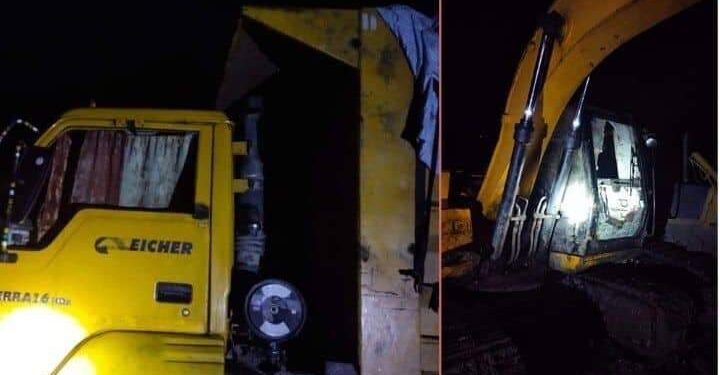 बञ्चरेडाँडामा फोहोर खन्याउन पुन: अबरोध, फोहोर बोकेका १४ टिपर स्थानीयद्वारा तोडफोड