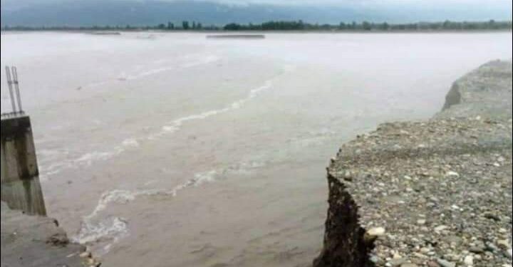 सप्तकोशीमा बाँध फुट्यो