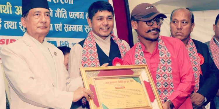 जनआकाश युवा पत्रकारिता पुरस्कारबाट पत्रकार महतारा सम्मानित