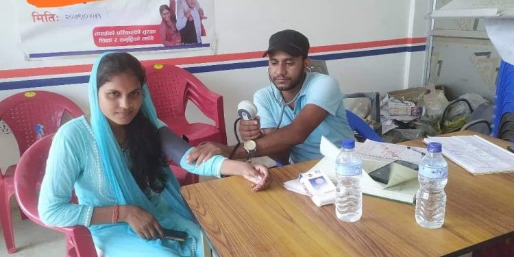 समाजिक सेवा दिवसको उपलक्ष्यमा सन नेपाल लाईफ इन्स्योरेन्स लहानमा रक्तदान