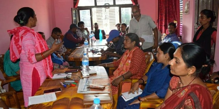 महिला संजालद्वारा संचारकर्मीसंग अन्तरक्रिया