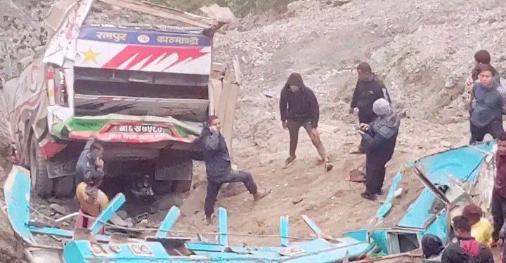 बुलिङटार बस दुर्घटना : मृतक र घाईतेको पूरा विवरण