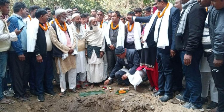 राजपुर नगरमा नगर प्रमुख द्ररा १५ शैया अस्पताल भवन शिलान्यास