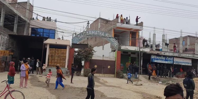 सिरहा मिर्चैयाको सागरमाथा बोर्डिङग स्कूलमा शिक्षिकाले किशोरीलाई स्प्रीट खुवाएपछि मृत्यू