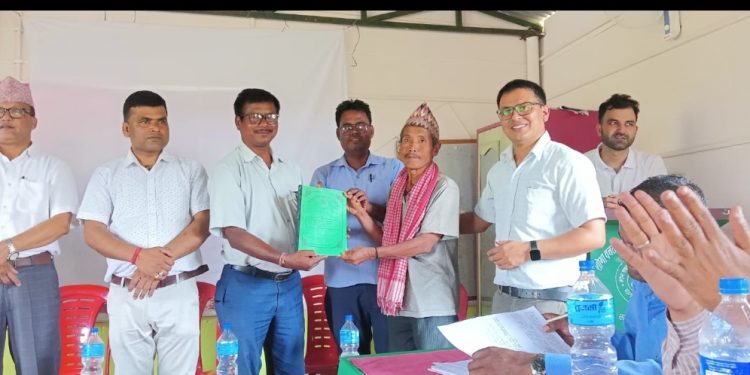 लहानमा महासंघ द्वारा किसान कार्ड वितरण हुँदै