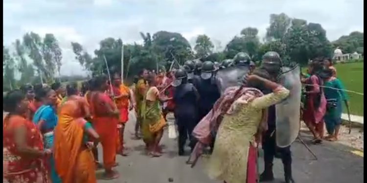 बारामा प्रहरी दमन, दर्जनौं घाइते, सात पक्राउ