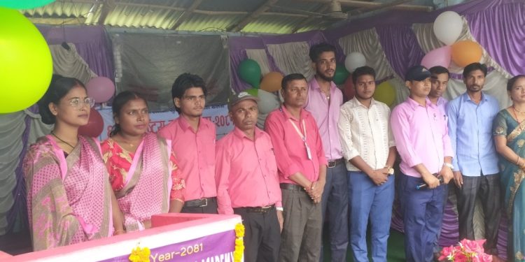 बाल दिवसमा गोल्डेन फ्युचर स्कुलले विद्यार्थीहरूलाई पुरस्कृत र सम्मानित गर्यो”