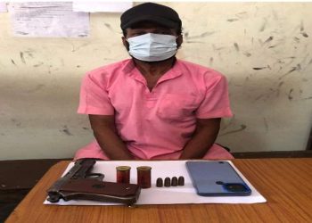 अमेरिकामा निर्मित अटोमेटिक पेस्तोलसहित एक जना पक्राउ