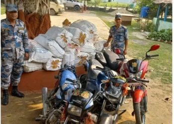 सिरहाबाट भारत लैजाँदै गरेको अवैध मदिरा सशस्त्र प्रहरीद्वारा नियन्त्रणमा, तस्करीमा प्रयोग भएका तीन भारतीय मोटरसाइकल पनि जफत