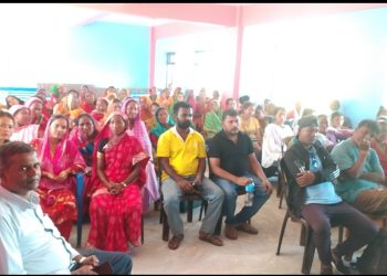 किसानहरूको आय वृद्धि र जैविक खेती प्रवर्द्धन गर्न कृषक महासंघ द्वारा लहानमा सामग्री वितरण