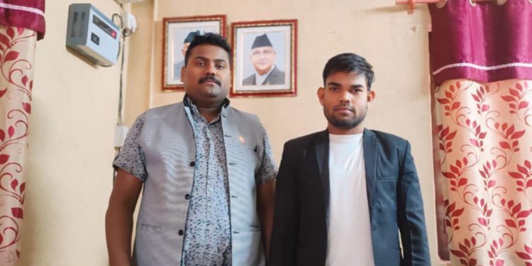 स्वास्थ्य मन्त्रालयका प्रमुख स्वकीय सचिव सतीश चन्द्र सिंहसँग मुस्तफा अजहरीको भेट: डायलासिस सहयोगमा ढिलाइको कुरा उठ्यो