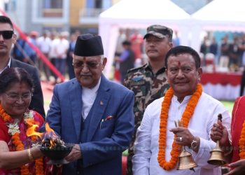 प्रधानमन्त्री ओलीले व्यवसायी गुरूङको जग्गामा एमाले पार्टी कार्यालय शिलान्यास गरे – तस्बिरहरू