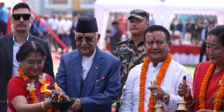 प्रधानमन्त्री ओलीले व्यवसायी गुरूङको जग्गामा एमाले पार्टी कार्यालय शिलान्यास गरे – तस्बिरहरू