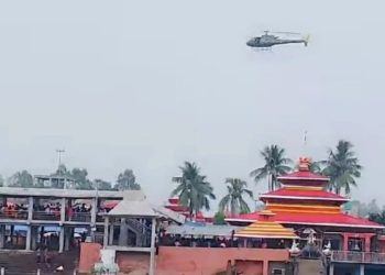 छिन्नमस्ता र कङ्कालिनी मन्दिरमा हेलिकप्टरबाट पहिलोपटक पुष्पवृष्टि