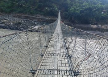 बाढी प्रभावित झोलुङ्गे पुल मर्मतपछि पुनः सञ्चालनमा