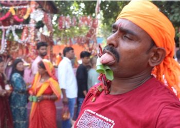 नेपालगन्जको बागेश्वरी मन्दिरमा जिब्रो छेड्ने परम्परा, आस्थाको प्रतीक