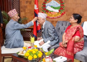 प्रधानमन्त्री ओलीले विजयादशमीको टीका ग्रहण गरे