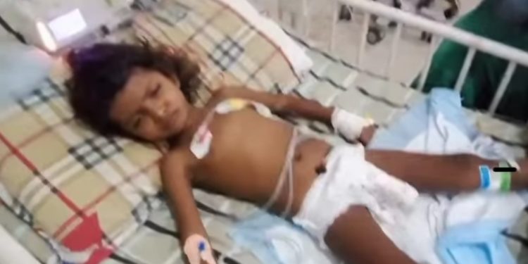 टाउकोमा पानी जमेर पीडित ८ वर्षीय ऋषि पासमान, उपचारका लागि आर्थिक सहयोगको अपिल