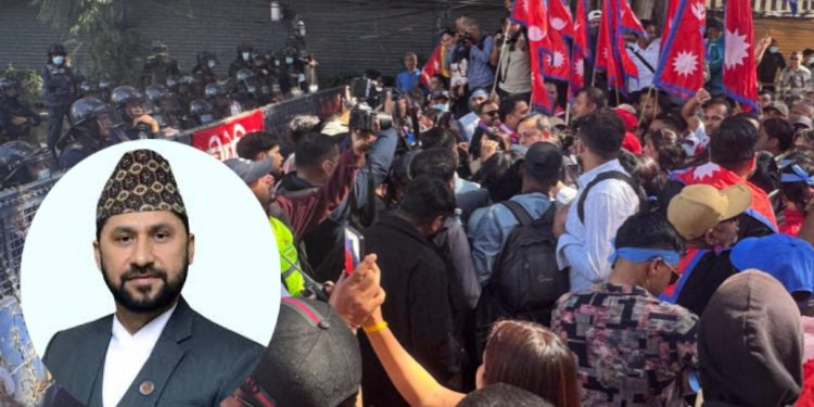 रास्वपाद्वारा काठमाडौँमा आक्रोशपूर्ण प्रदर्शन, सभापति रवि लामिछानेको रिहाइको मागमा ५१ नेता-कार्यकर्ता पक्राउ