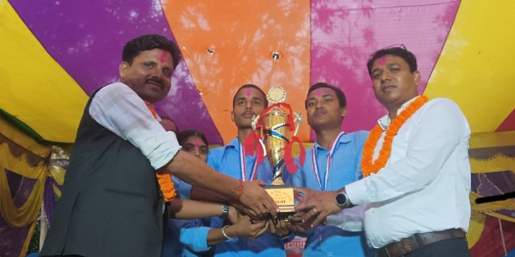 नवराजपुरमा २२औं हाजिरी जवाफ प्रतियोगिता सम्पन्न, महदेवा पोर्ताहा प्रथम