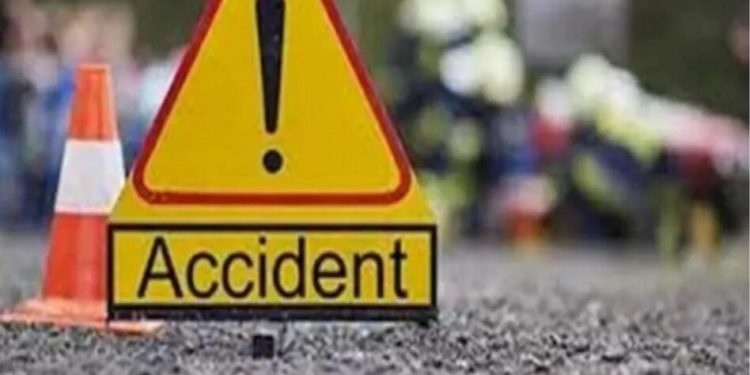 रात्रीबसको ठक्करबाट हजुरबुवा र नातिनीको दुःखद निधन