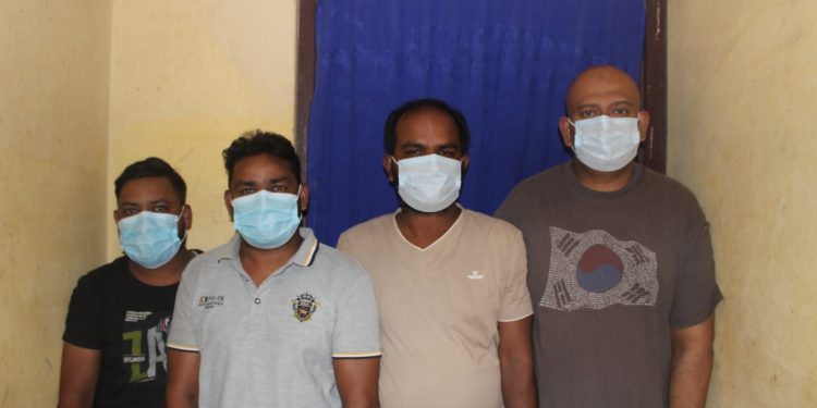 कतार पठाइदिन्छु भन्दै ठगी गर्ने गिरोह लहानबाट पक्राउ : मलेशियन नागरिकसहित चार जना प्रहरी नियन्त्रणमा