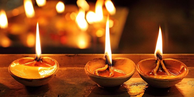 आज औँसीको दिन तिहारको कुनै पर्व छैन, शनिबार गाई पूजा सहित छवटा पर्व