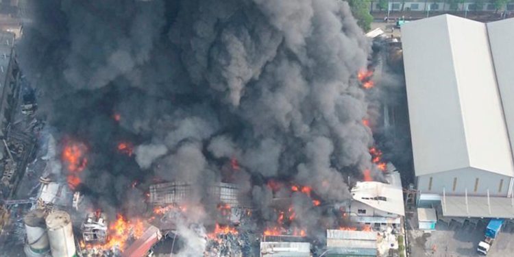 जकार्ताको तेल कारखानामा भीषण आगलागी, ९ जनाको मृत्यु ४ जना घाइते