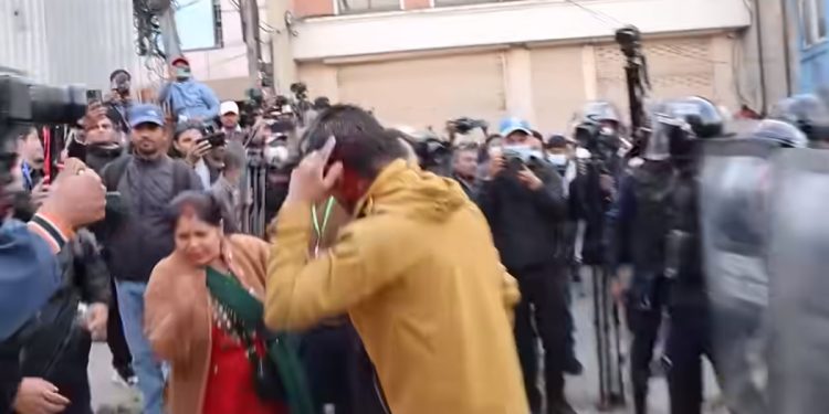 सहकारी संकट: वचतकर्ता असन्तुष्ट, सरकारप्रति प्रश्न उठाउँदै आन्दोलित