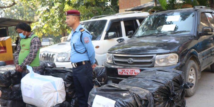 धरानमा ठूलो परिमाणमा लागू औषध बरामद, नक्कली सरकारी नम्बर प्लेट प्रयोग