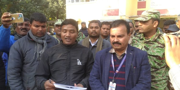 नगरपालिकाको त्रुटिपूर्ण प्रतिवेदनले खुट्टीखोला उत्खननमा अवरोध