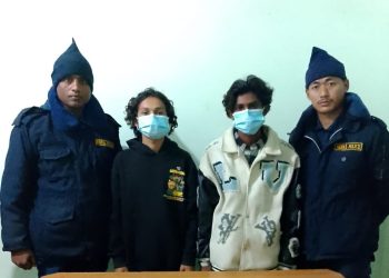 सिरहामा पेस्तोलसहित दुई युवक पक्राउ