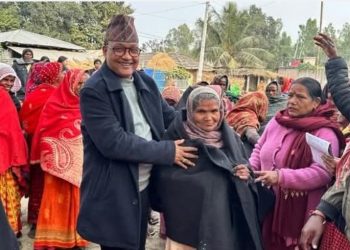 शीतलहर पीडितलाई लहानमा कम्बल वितरण