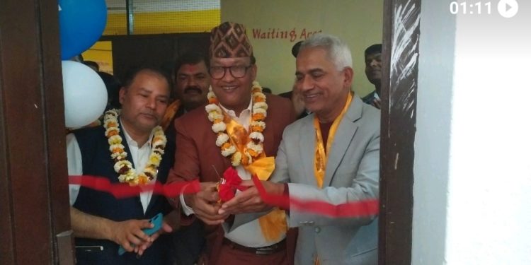 डा. भगवान कोइरालाको निगरानीमा लहानमा विशेष स्वास्थ्य सेवा सुरू