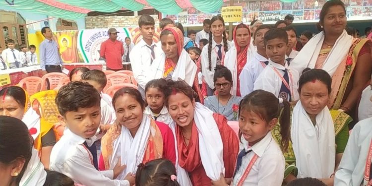 लोटस युनिक एकेडेमीमा भव्य नारी सम्मान समारोह